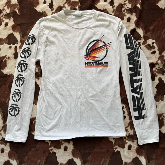 Heatwave Long Sleeve Graphic Tee Small - Picture 1 of 6